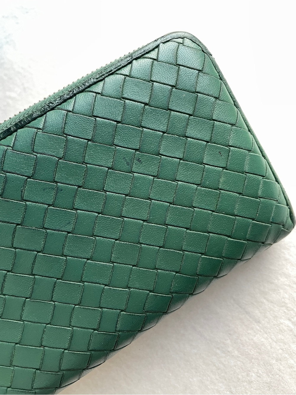 BOTTEGA VENETA // green intrecciato woven leather Zip-Around continental wallet - Picture 4 of 16